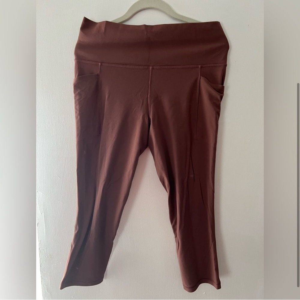 Athleta Capri Leggings
